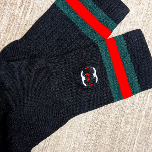 Gucci Other Bnwt Gucci Socks Black With Red And Green Stripe Poshmark